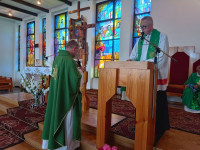 Powitanie ks. Proboszcza Roberta Uflanta przez władze kościelne