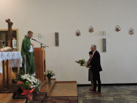 Powitanie ks. Proboszcza Roberta Uflanta przez parafian