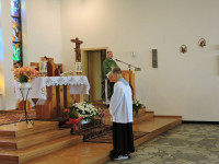 Powitanie ks. Proboszcza Roberta Uflanta przez parafian