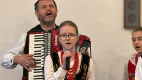 KOLĘDOWANIE ZESPOŁU "GÓRALSKIE NUTKI" Z PEWLI WIELKIEJ