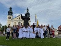 PIELGRZYMKA DZIECI PIERWSZOKOMUNIJNYCH DO KALWARII ZEBRZYDOWSKIEJ I WADOWIC