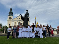 PIELGRZYMKA DZIECI PIERWSZOKOMUNIJNYCH DO KALWARII ZEBRZYDOWSKIEJ I WADOWIC